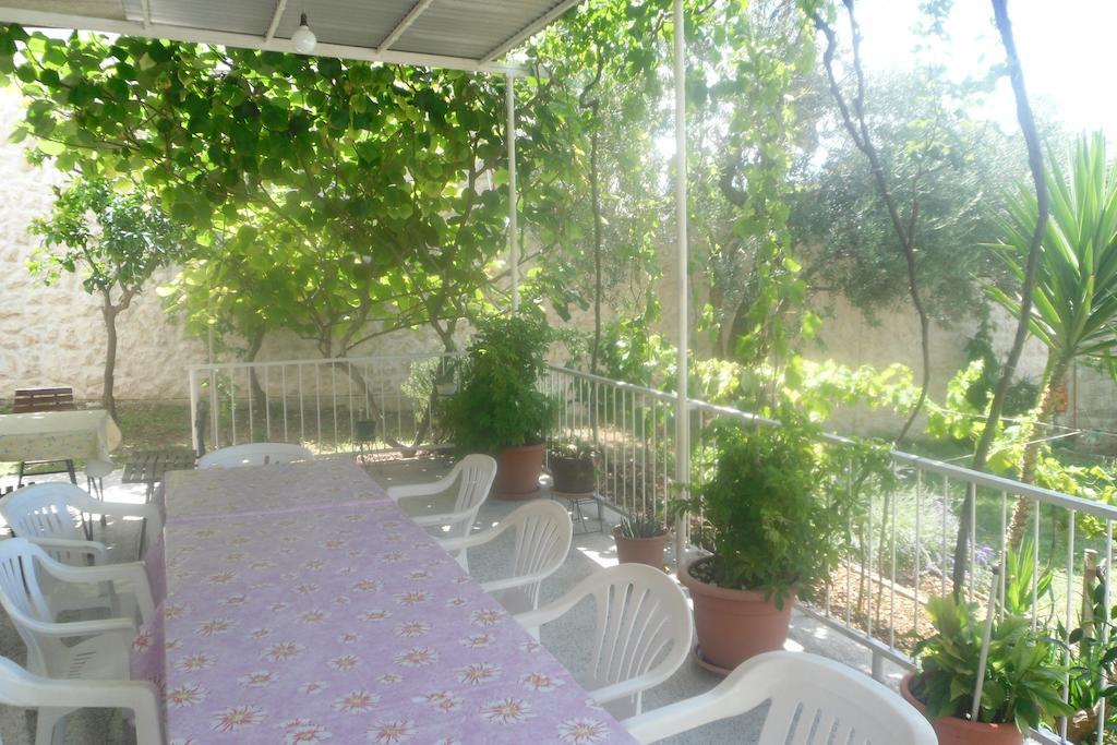 Hostel Guesthouse Mira Omiš Екстериор снимка